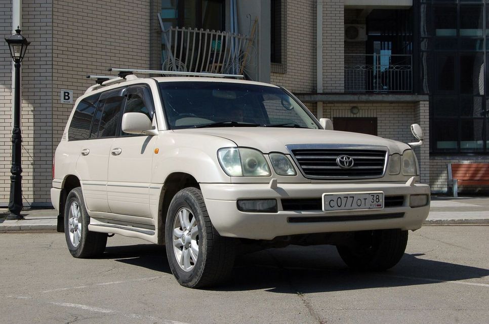 Toyota Land Cruiser Cygnus 2004 года: «трехлетка» спустя 300 000 км местного пробега